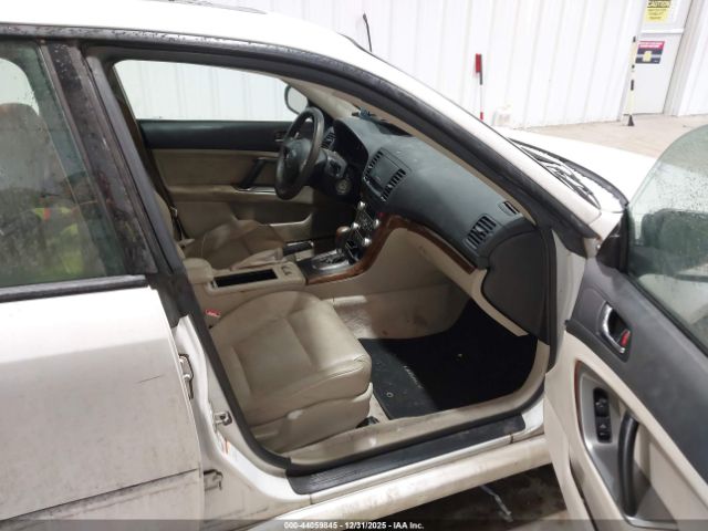 Subaru Legacy 2.5i Limited Image 4