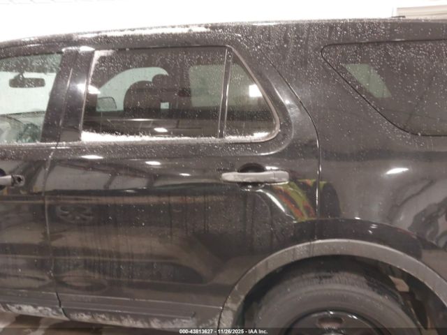 Ford Utility Police Intercepto Image 11