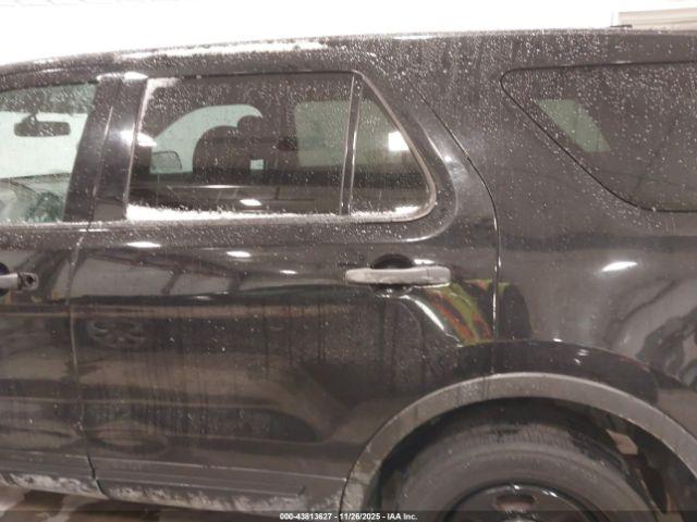 Ford Utility Police Intercepto Image 11