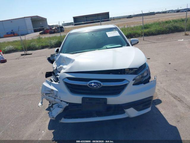 Subaru Legacy Premium Image 9