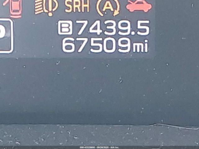 Subaru Legacy Premium Image 10