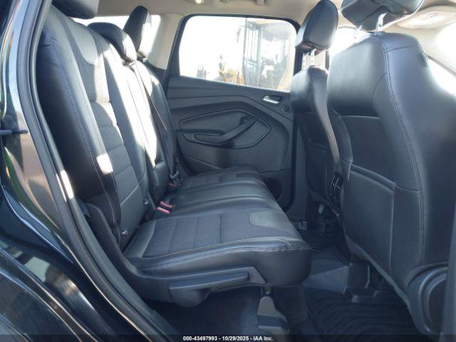 Ford Escape Titanium Image 2