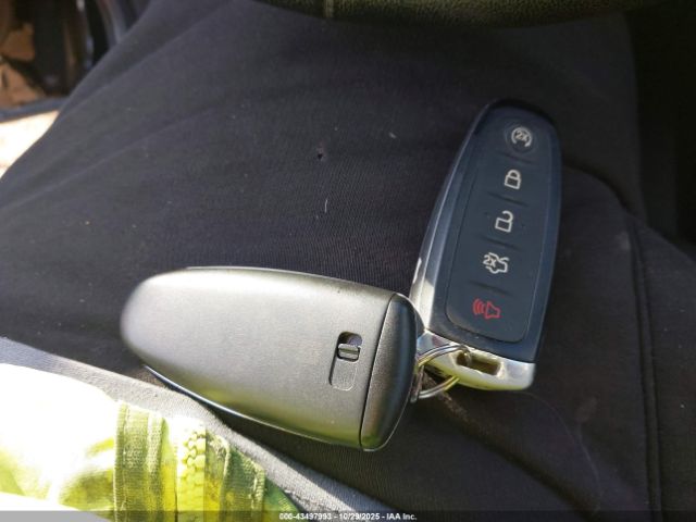 Ford Escape Titanium Image 4