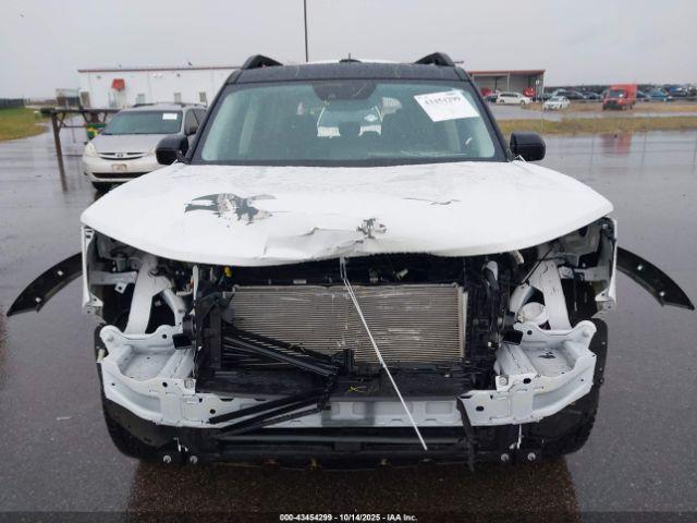 Ford Bronco Outer Banks Image 13
