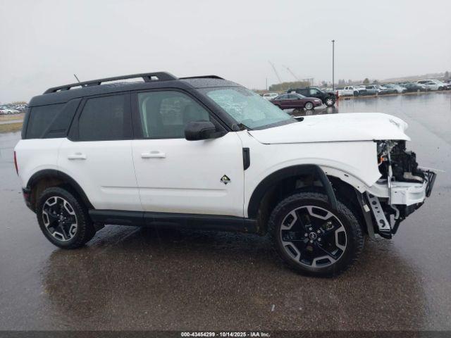 Ford Bronco Outer Banks Image 2