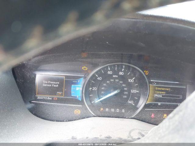 Ford Explorer Xlt Image 15