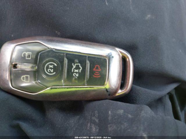 Ford Explorer Xlt Image 8