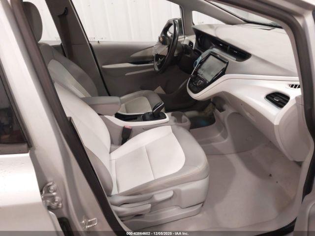 Chevrolet Bolt Premier Image 7