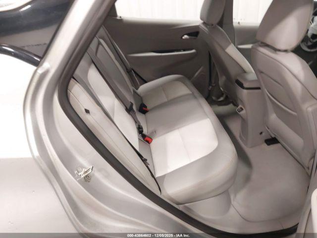 Chevrolet Bolt Premier Image 8