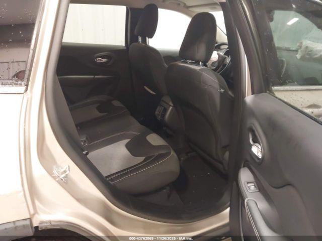 Jeep Cherokee Latitude Image 8