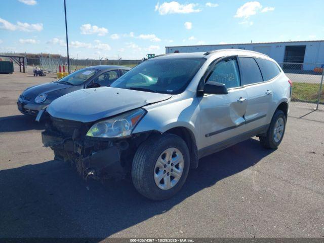Chevrolet Traverse Ls Image 4