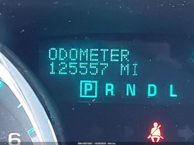 Chevrolet Traverse Ls Image 2