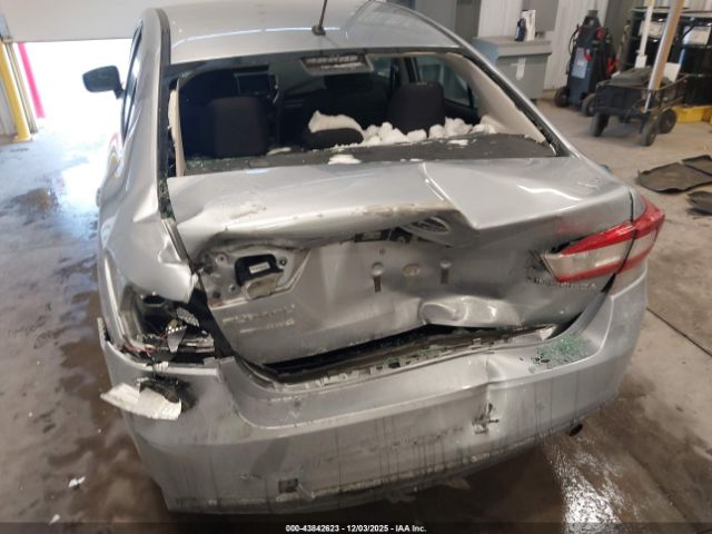 Subaru Impreza 2.0i Image 11