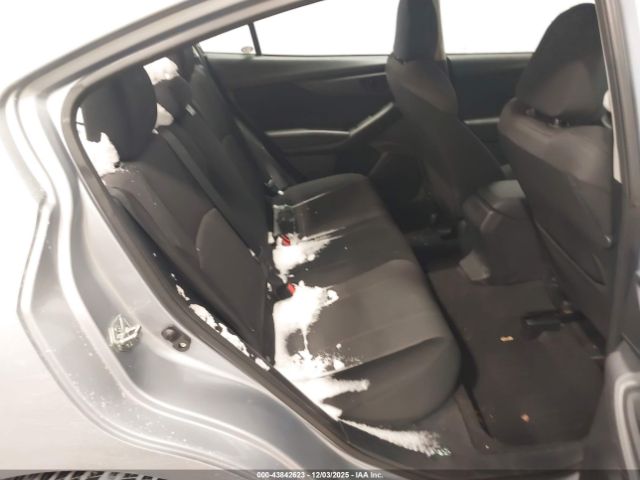 Subaru Impreza 2.0i Image 8