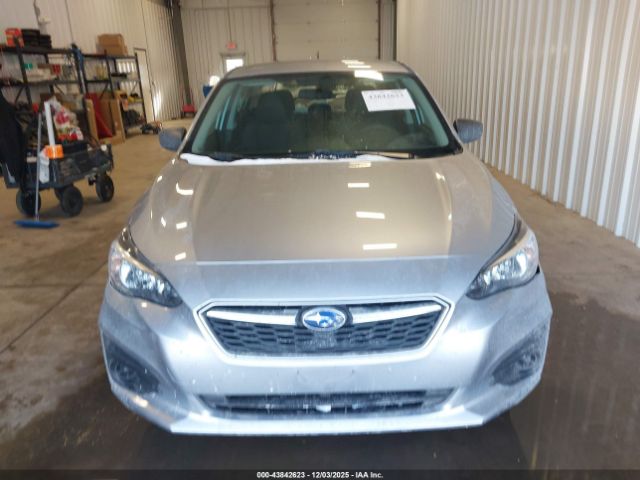 Subaru Impreza 2.0i Image 10