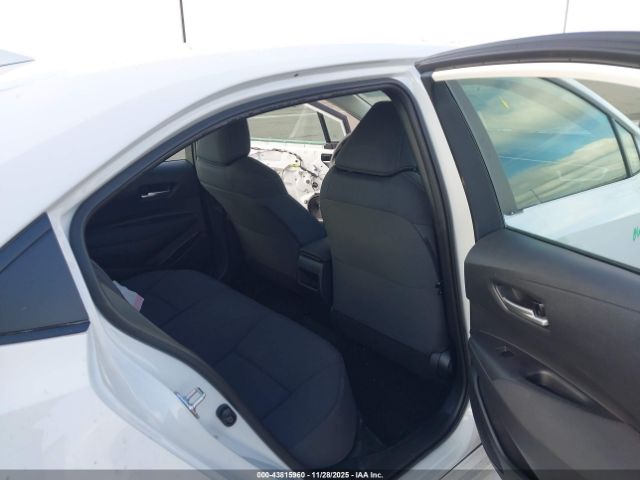 Toyota Corolla Le Image 6