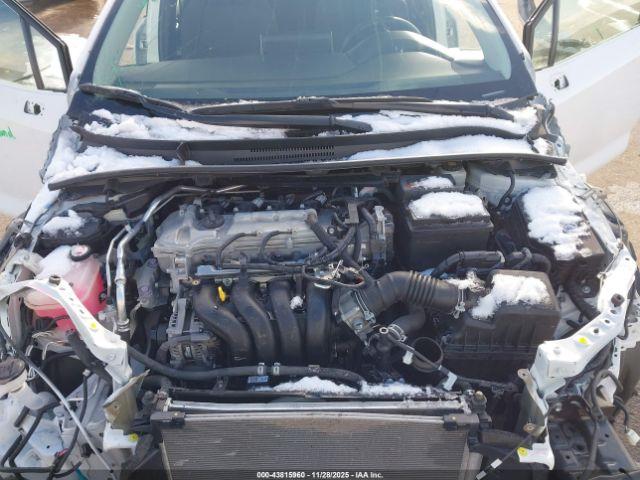 Toyota Corolla Le Image 16