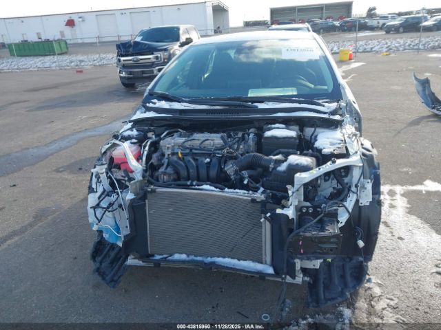 Toyota Corolla Le Image 17