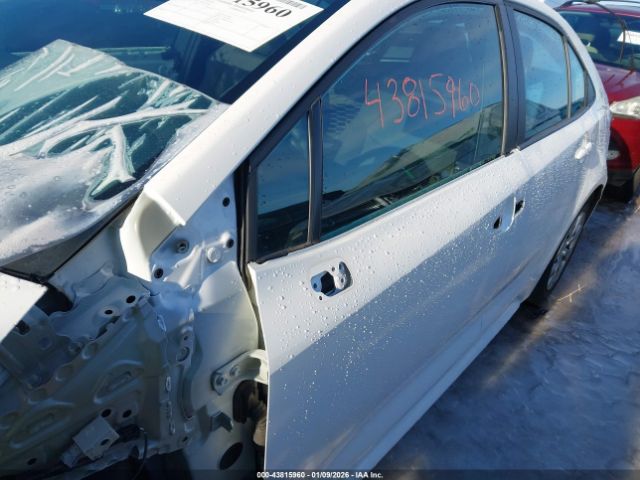 Toyota Corolla Le Image 12