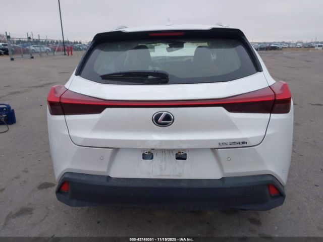 Lexus Ux Image 16