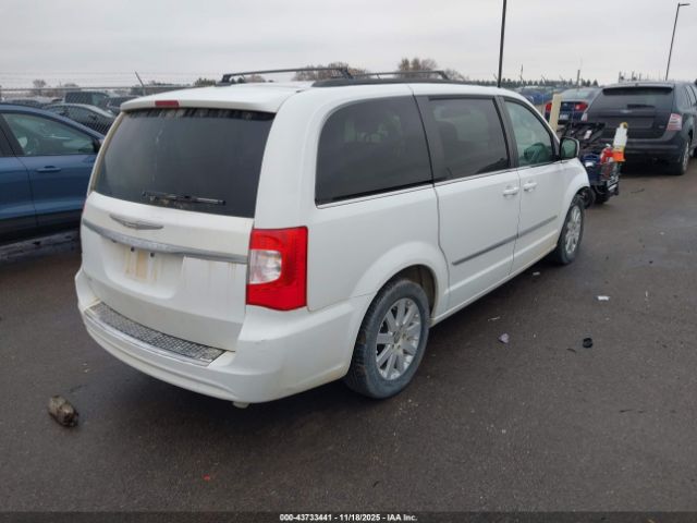 Chrysler Town & Country Touring Image 4