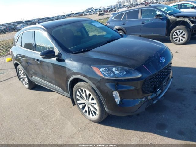 Ford Escape Titanium Image 1