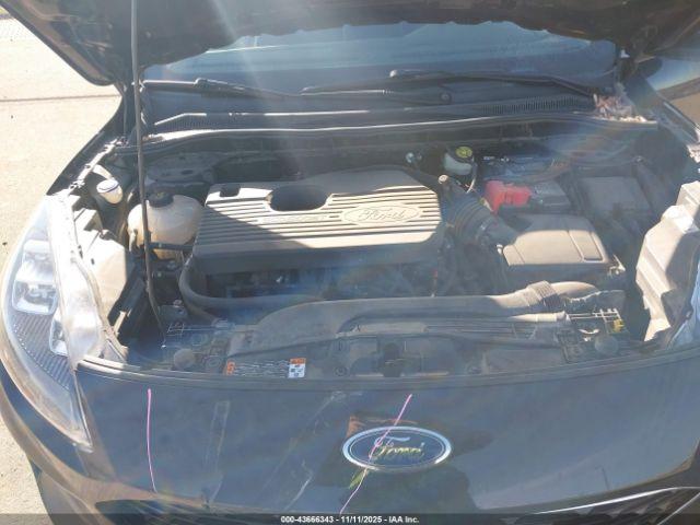 Ford Escape Titanium Image 16