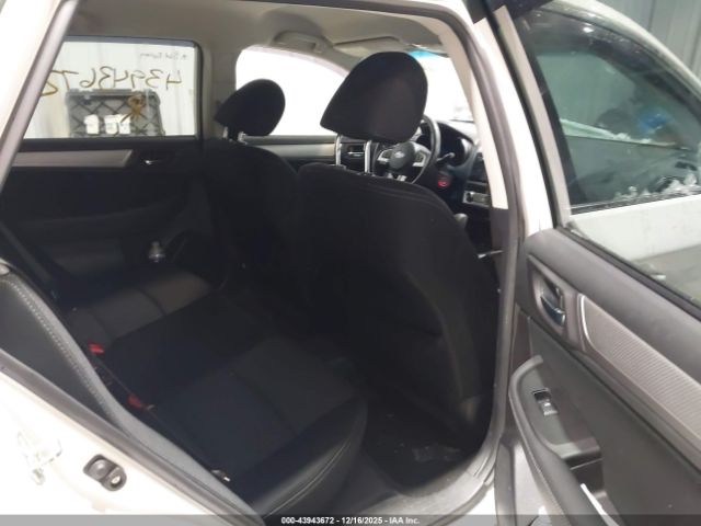 Subaru Outback 2.5i Premium Image 11