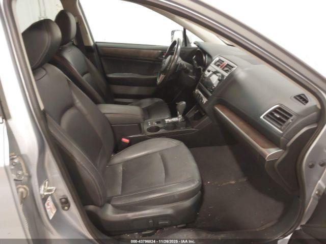 Subaru Outback 2.5i Limited Image 6