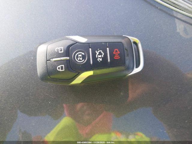 Ford Explorer Xlt Image 13