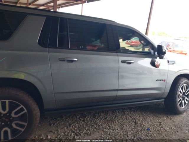 GMC Yukon 4wd At4 Image 14