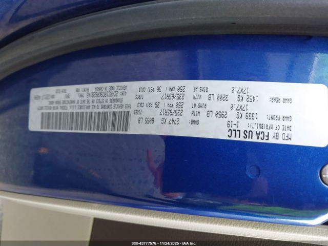 Chrysler Pacifica Touring L Image 9