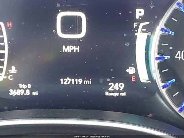 Chrysler Pacifica Touring L Image 16