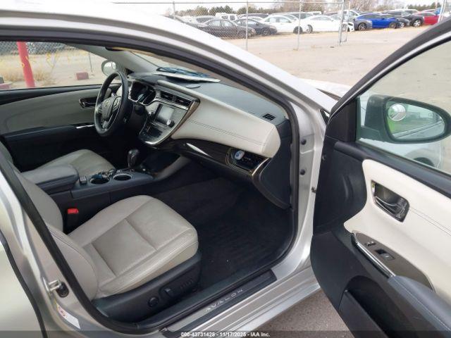 Toyota Avalon Hybrid Limited Image 2