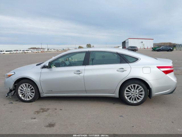 Toyota Avalon Hybrid Limited Image 15