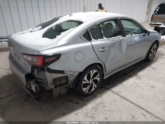 Subaru Legacy Premium Image 10