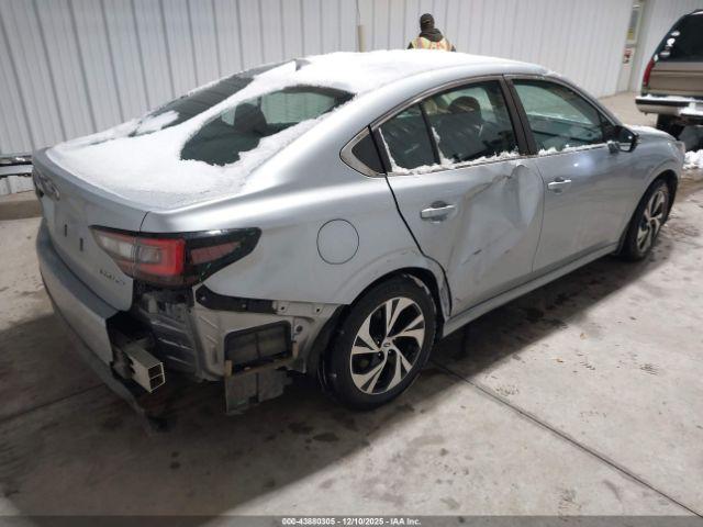 Subaru Legacy Premium Image 10