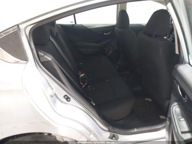 Subaru Legacy Premium Image 2