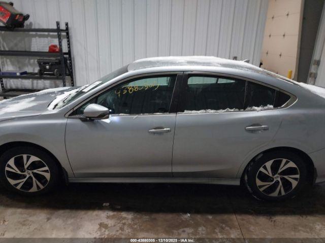 Subaru Legacy Premium Image 11