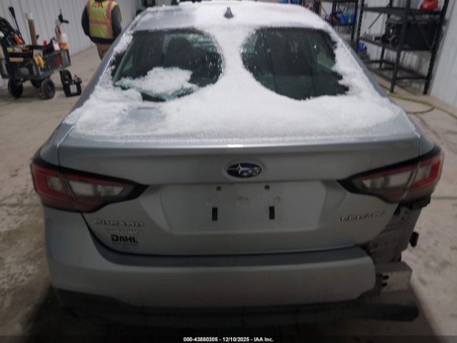 Subaru Legacy Premium Image 16