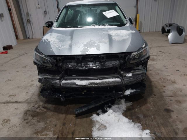 Subaru Legacy Premium Image 17