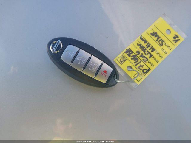 Nissan Altima Image 12