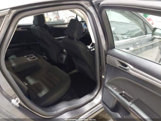 Ford Fusion Se Image 10