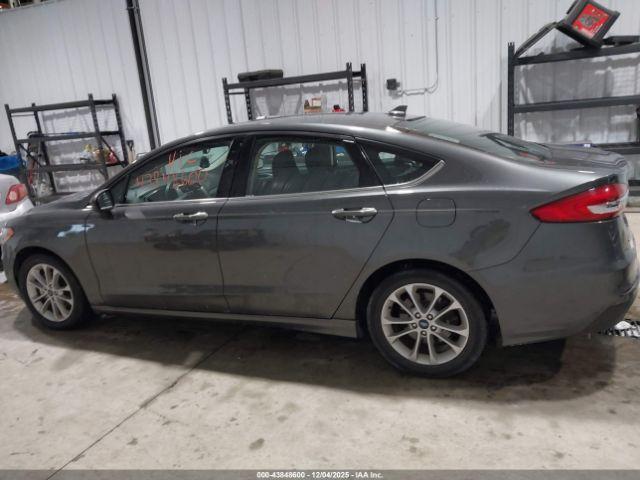 Ford Fusion Se Image 11