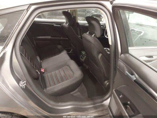 Ford Fusion Se Image 6