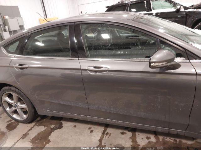 Ford Fusion Se Image 13