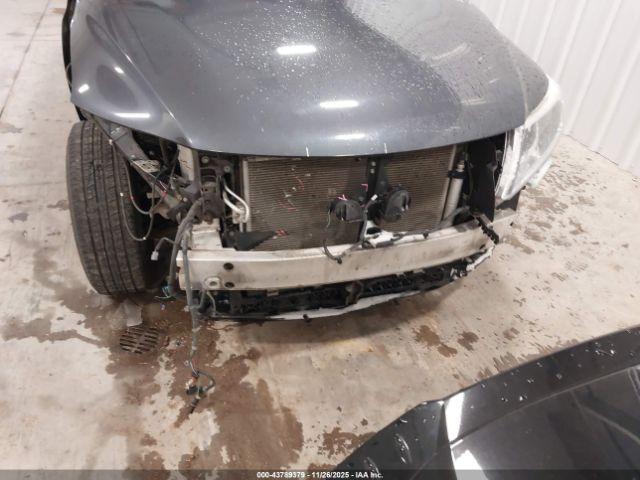 Nissan Pathfinder Sv Image 4