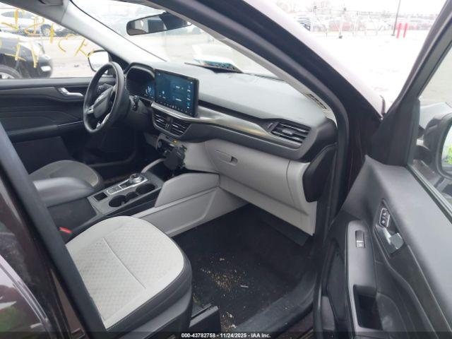 Ford Escape Active Image 8