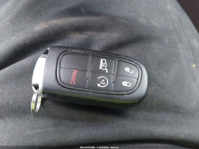 Jeep Cherokee Limited 4x4 Image 3