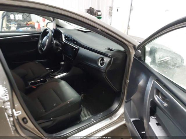 Toyota Corolla Le Image 5